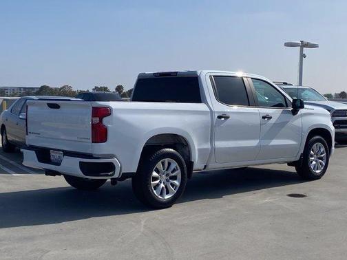 Summit White 2025 Chevrolet Silverado 1500 Custom