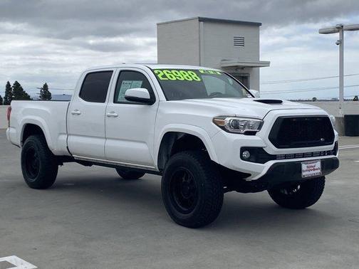 Super White 2016 Toyota Tacoma TRD Sport