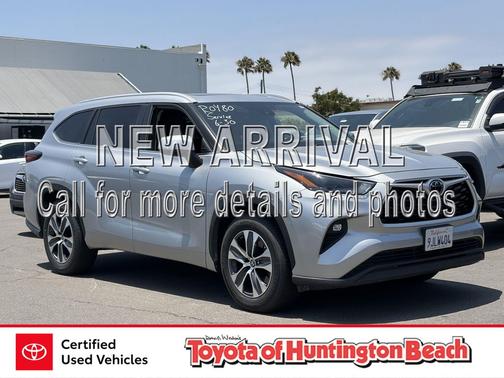 Celestial Silver Metallic 2024 Toyota Highlander XLE