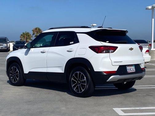 Summit White 2024 Chevrolet Trailblazer LT