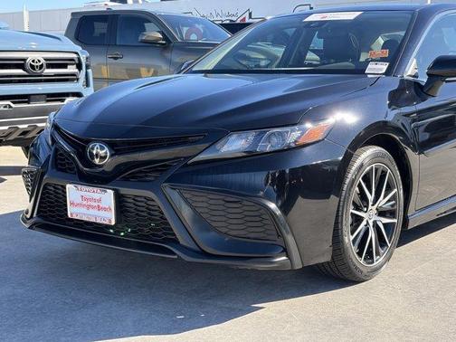 Midnight Black Metallic 2024 Toyota Camry SE