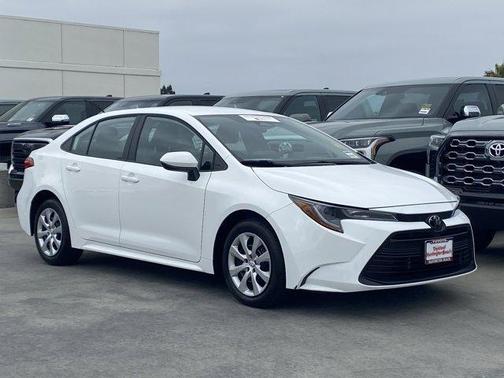 Ice 2026 Toyota Corolla LE