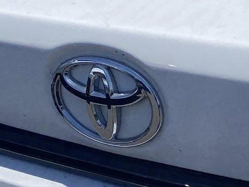 Ice 2026 Toyota Corolla LE