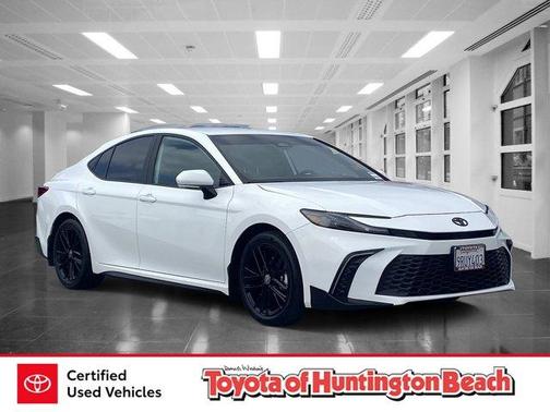 Ice 2025 Toyota Camry SE