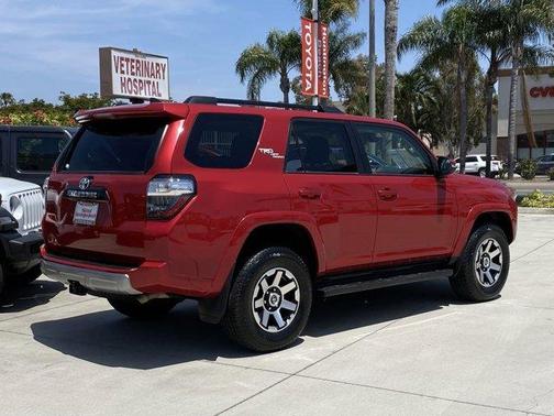 Photo 4 of 32 of 2020 Toyota 4Runner Sport