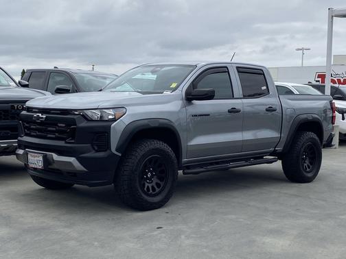 Sterling Gray Metallic 2024 Chevrolet Colorado Trail Boss
