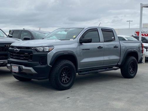 Sterling Gray Metallic 2024 Chevrolet Colorado Trail Boss