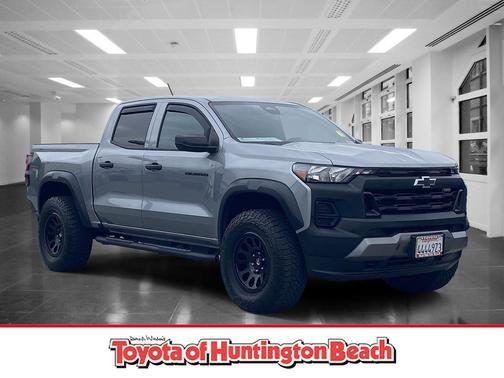 Sterling Gray Metallic 2024 Chevrolet Colorado Trail Boss