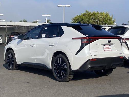 Wind Chill Pearl 2026 Toyota bZ LIMITED