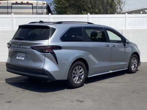 Celestial Silver Metallic 2024 Toyota Sienna XLE