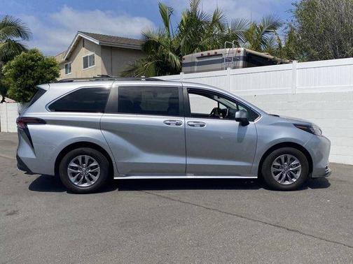 Celestial Silver Metallic 2024 Toyota Sienna XLE