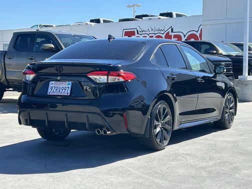 Midnight Black Metallic 2024 Toyota Corolla SE