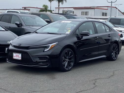 Midnight Black Metallic 2024 Toyota Corolla SE