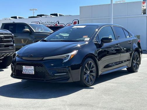 Midnight Black Metallic 2024 Toyota Corolla SE
