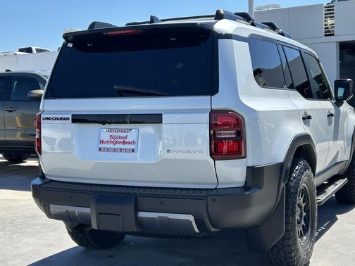 Wind Chill Pearl 2024 Toyota Land Cruiser Base