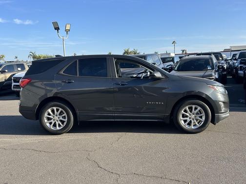 Nightfall Gray Metallic 2021 Chevrolet Equinox LS