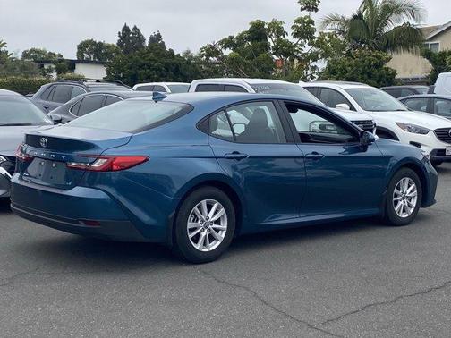 Ocean 2025 Toyota Camry LE