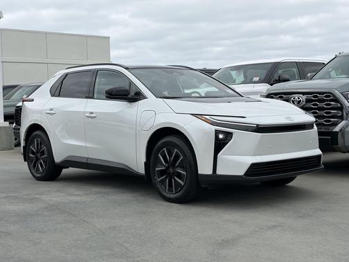 Wind Chill Pearl 2026 Toyota bZ XLE