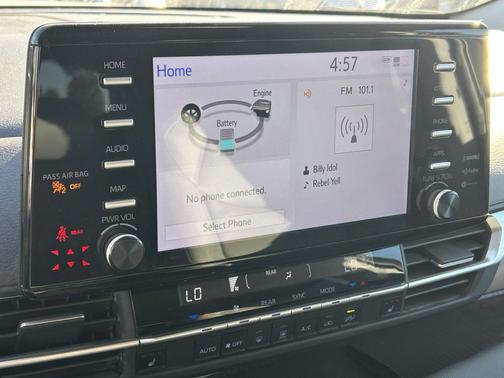 Wind Chill Pearl 2024 Toyota Sienna XLE