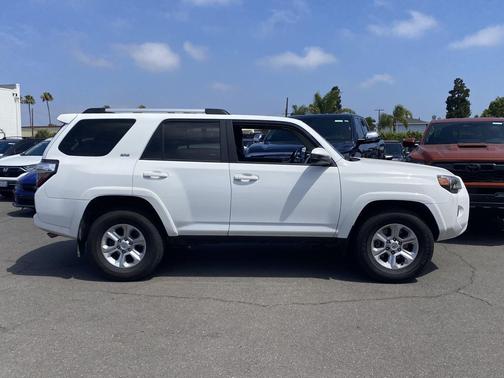 Ice 2023 Toyota 4Runner SR5