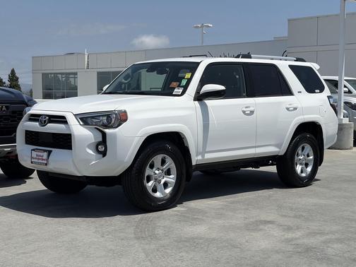 Ice 2023 Toyota 4Runner SR5