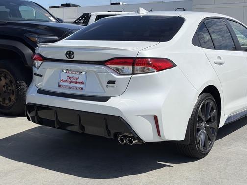 Wind Chill Pearl 2026 Toyota Corolla Hybrid SE