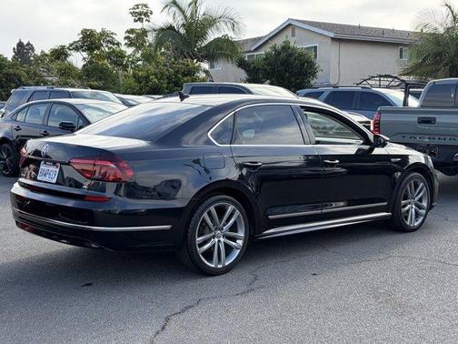 Deep Black Pearl Effect 2017 Volkswagen Passat 1.8T R-Line