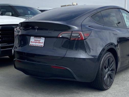 Stealth Gray 2024 Tesla Model Y Long Range
