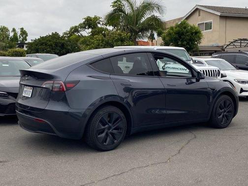 Stealth Gray 2024 Tesla Model Y Long Range