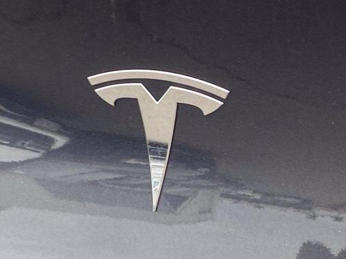 Stealth Gray 2024 Tesla Model Y Long Range
