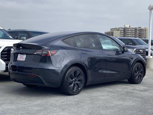 Stealth Gray 2024 Tesla Model Y Long Range