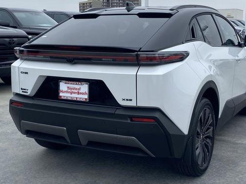 Wind Chill Pearl 2026 Toyota C-HR XSE
