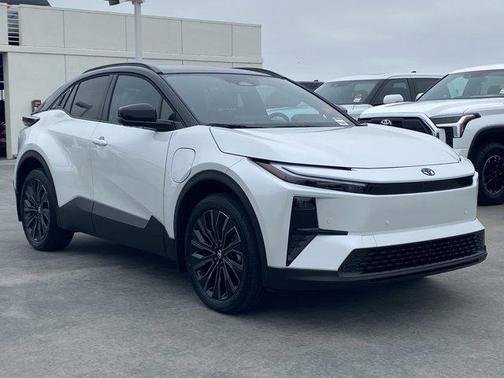 Wind Chill Pearl 2026 Toyota C-HR XSE