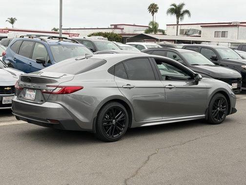 Metal 2026 Toyota Camry SE