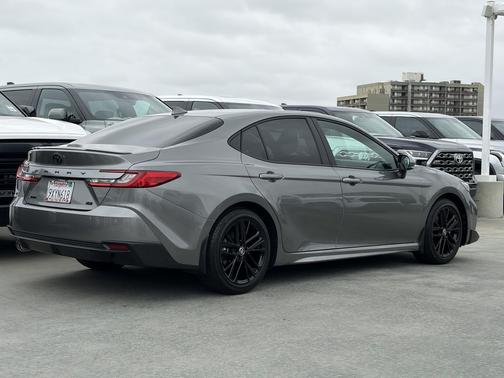 Metal 2026 Toyota Camry SE
