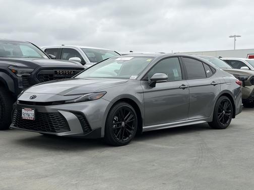 Metal 2026 Toyota Camry SE