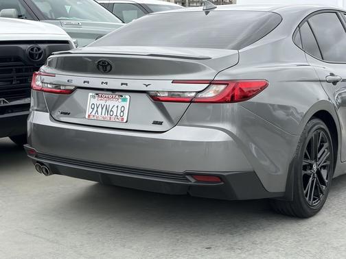Metal 2026 Toyota Camry SE