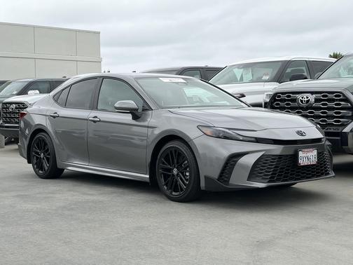 Metal 2026 Toyota Camry SE
