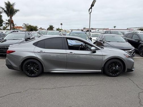 Metal 2026 Toyota Camry SE