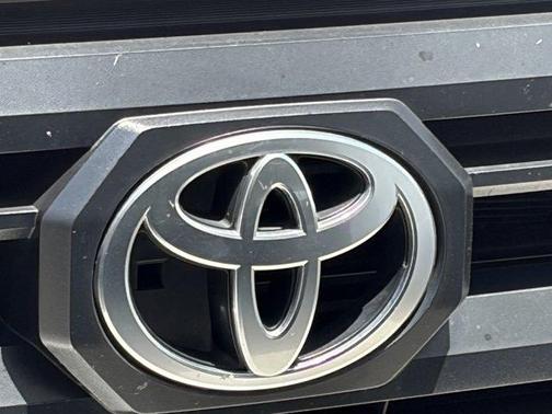 Ice 2024 Toyota Tacoma SR5