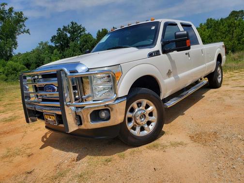 White 2014 Ford F-350 Lariat Super Duty