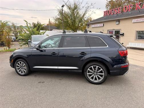 Ink Blue Metallic 2017 Audi Q7 3.0T Prestige