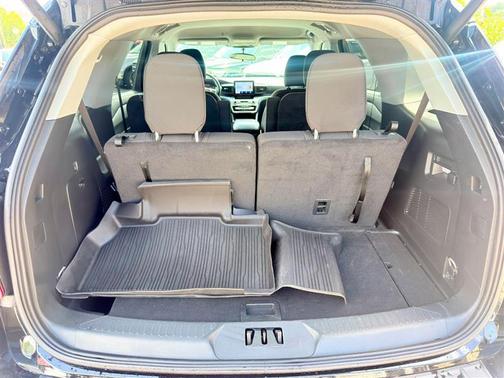 Black 2024 Ford Explorer XLT