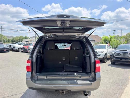 Gray 2016 Ford Expedition XLT