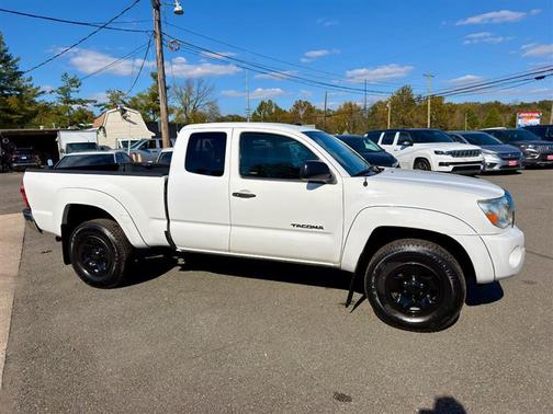 White 2008 Toyota Tacoma PreRunner Access Cab