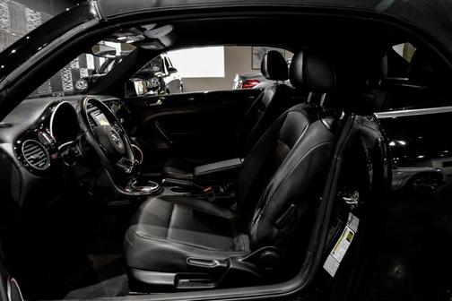 Black 2017 Volkswagen Beetle 1.8T SE