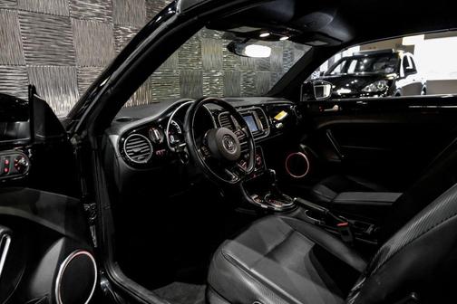 Black 2017 Volkswagen Beetle 1.8T SE