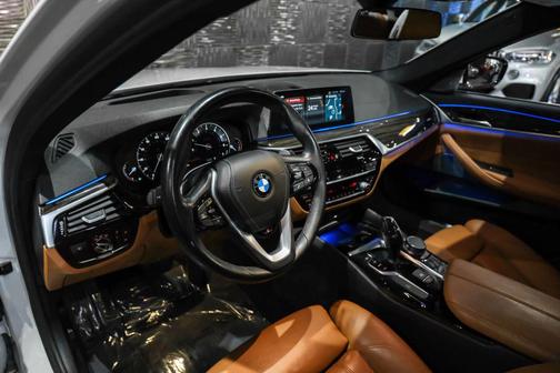 White 2018 BMW 540 xDrive