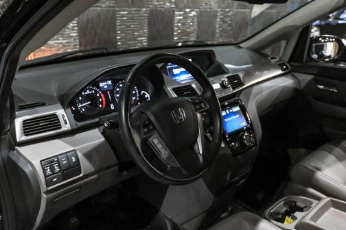 Crystal Black Pearl 2016 Honda Odyssey EX-L