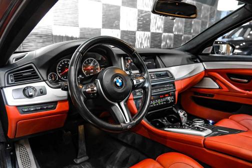 Black 2014 BMW M5 Base